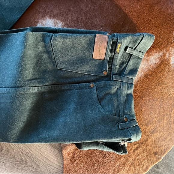 Womens Green Wranglers - Picture 4 of 5